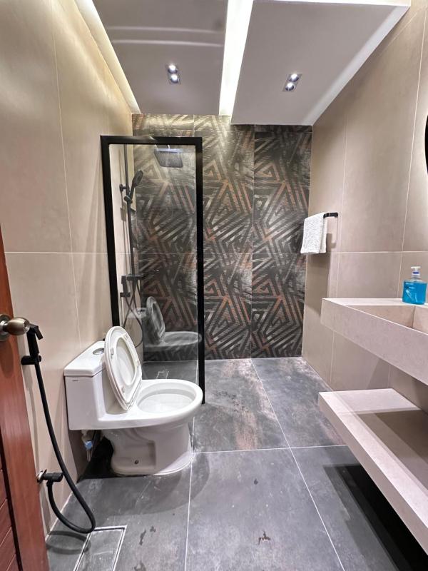 Executive Royale Apartment - F-11 - image 12