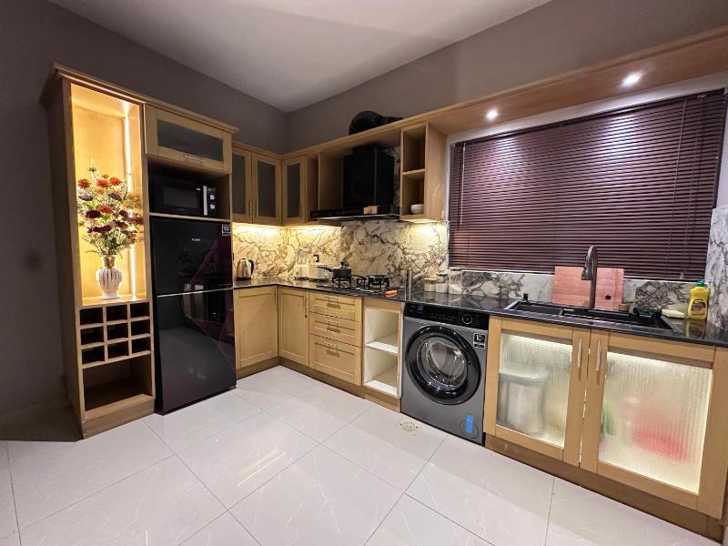 Executive Royale Apartment - F-11 - image 11