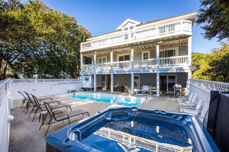 5 Min to Beach Pool Hot Tub Resort Amenities - image 19