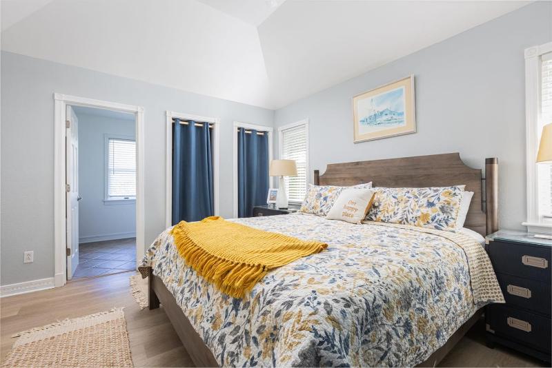 5 Min to Beach Pool Hot Tub Resort Amenities - image 6