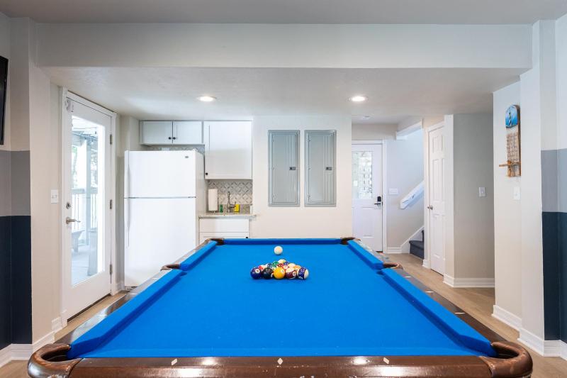 5 Min to Beach Pool Hot Tub Resort Amenities - image 31