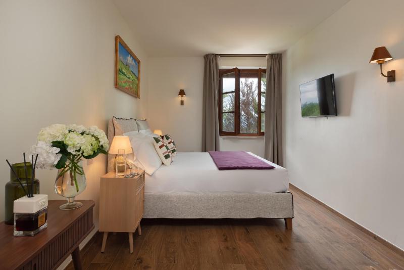 Standard Suite image 4