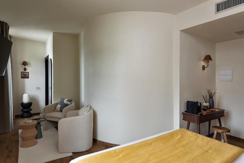 Standard Suite image 4