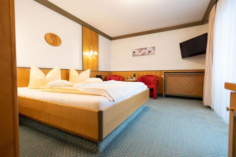 Double Room image 1