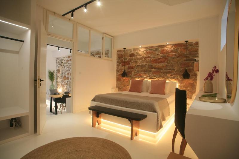 Suite with Garden View image 1