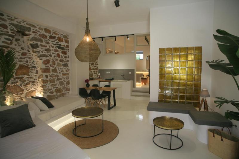 Suite with Garden View image 3