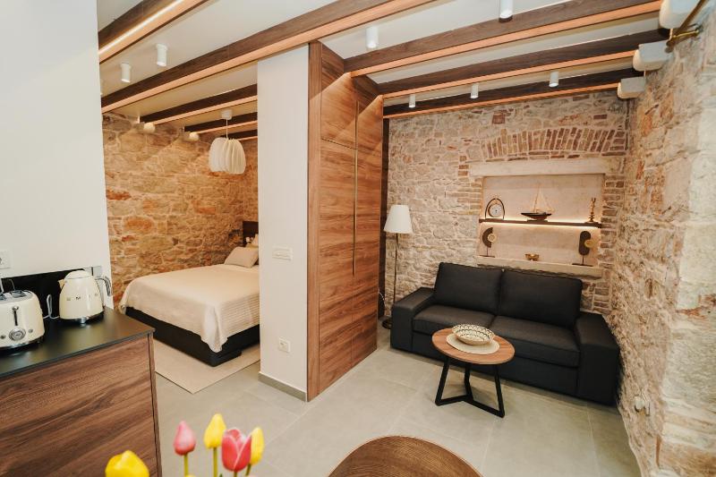 City harbour deluxe suites - image 20