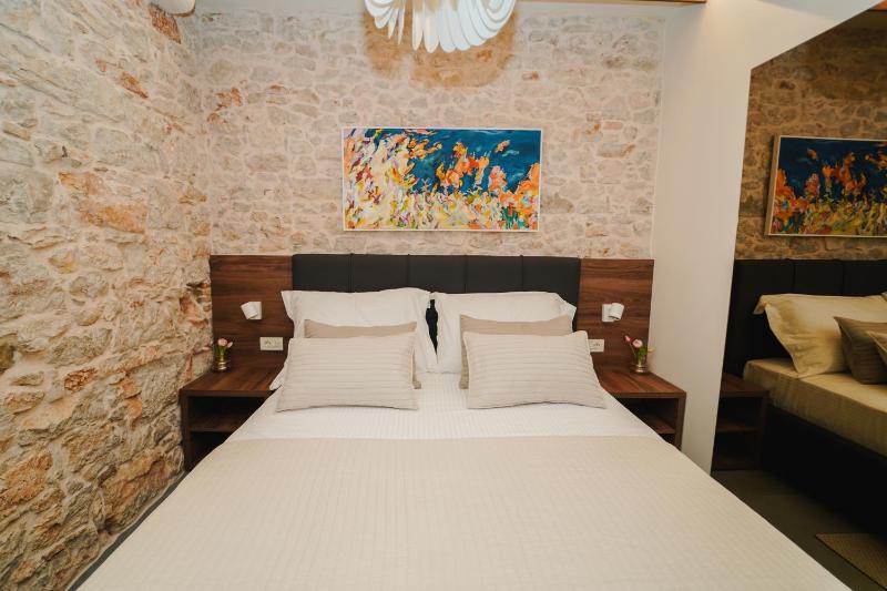 City harbour deluxe suites - image 32