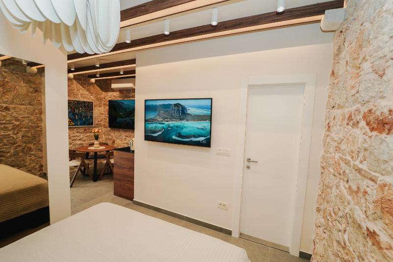 City harbour deluxe suites - image 18
