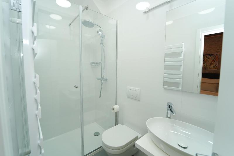 City harbour deluxe suites - image 4