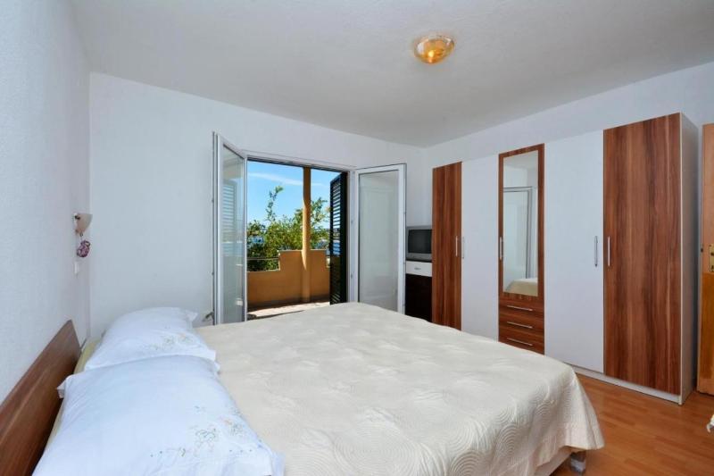 Apartments by the sea Stobrec Split - 24508 - image 15