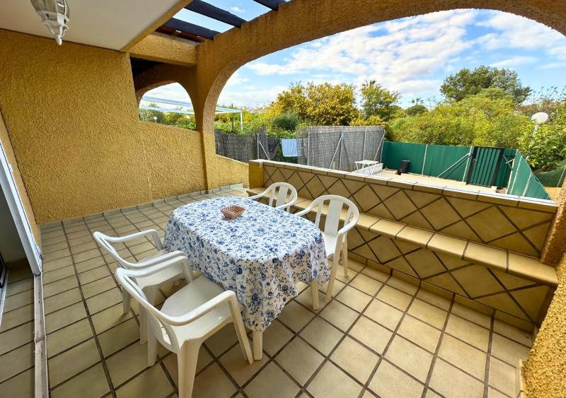 Ancla 8: Terraza Privada y Piscina Comunitaria - image 22