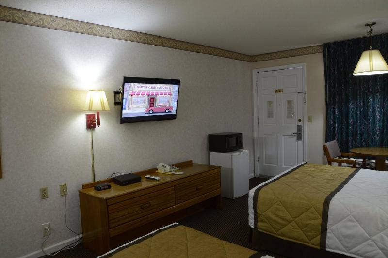 Double Room with Two Double Beds- Smoking  image 3