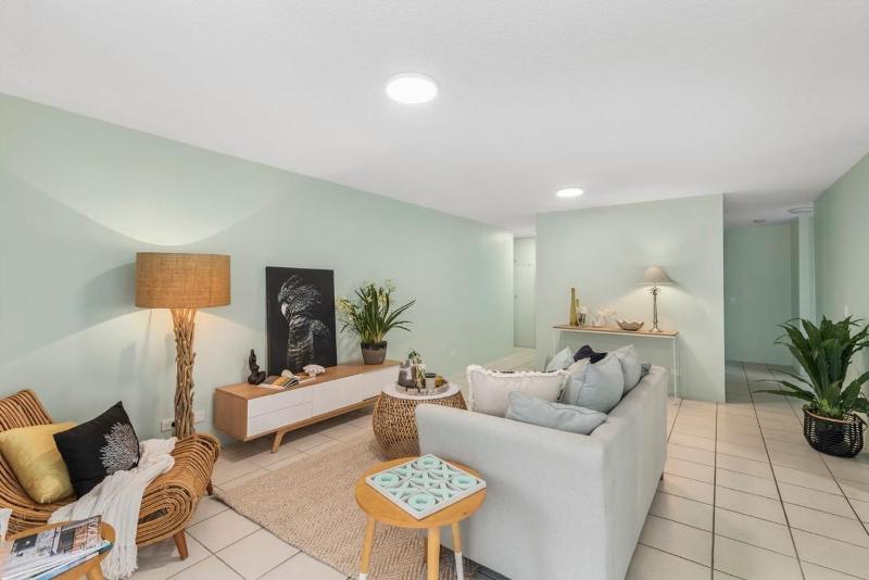 Ambassador Beachfront Burleigh Heads - image 7