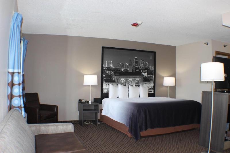 Deluxe King Room - Non-Smoking image 1