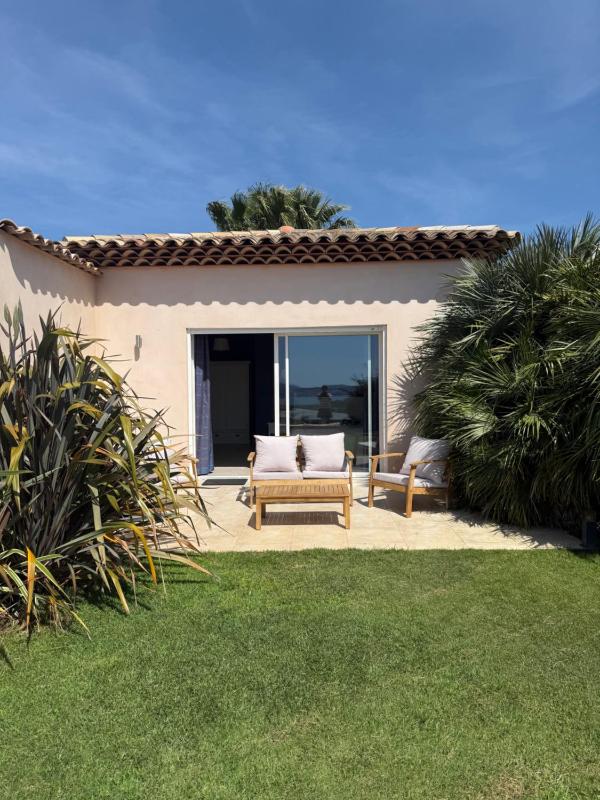 Double Room with Sea View image 4