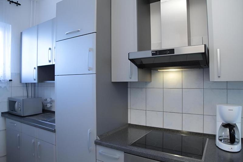 2-Room Apartment image 3