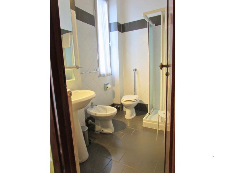 Economy Double Room image 4