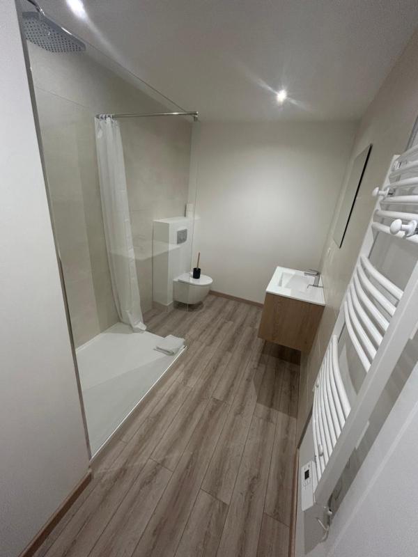 Superior Triple Room image 4