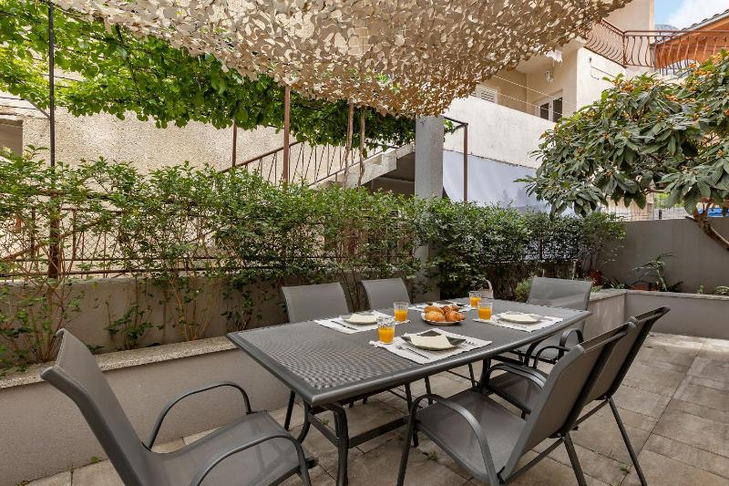 Family Apartment Violet Makarska  City Centar Located - image 12