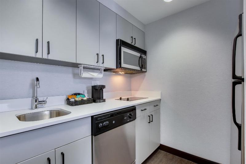 One-Bedroom King Suite - Non-Smoking image 3