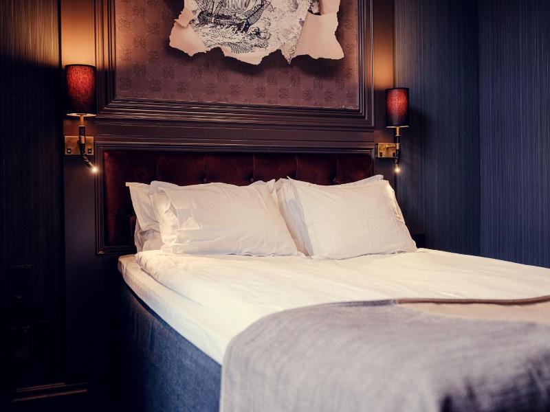 Superior Room with a small Queen Bed  image 1