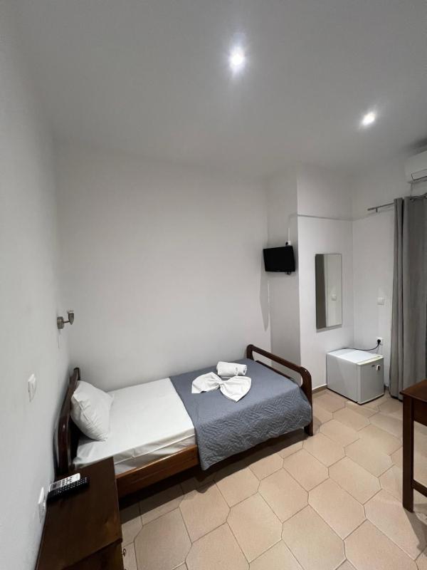 Single Room with Garden View image 1