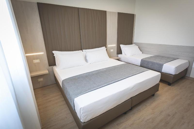 Superior Triple Room image 2
