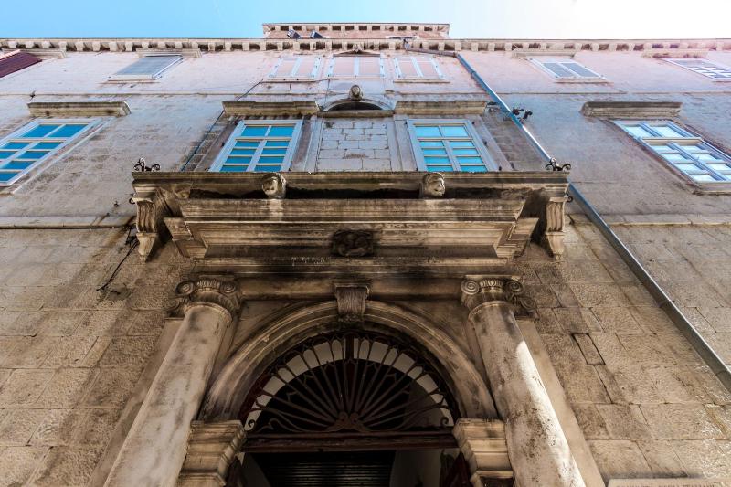 Deluxe Apartment image 3