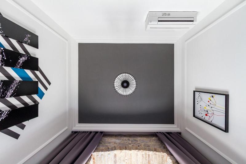 Superior Apartment image 2