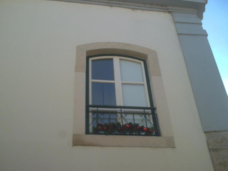 Twin Room with Shared Bathroom image 2