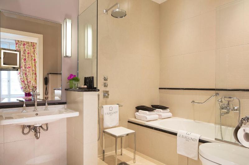 Superior Room image 4