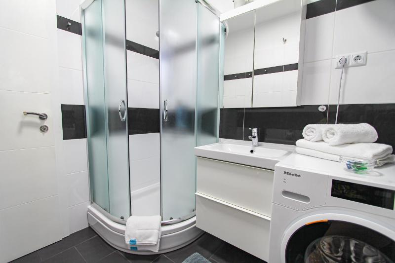 Baka Mara 3 - Modern Apartment with Luxury Equipment - image 13
