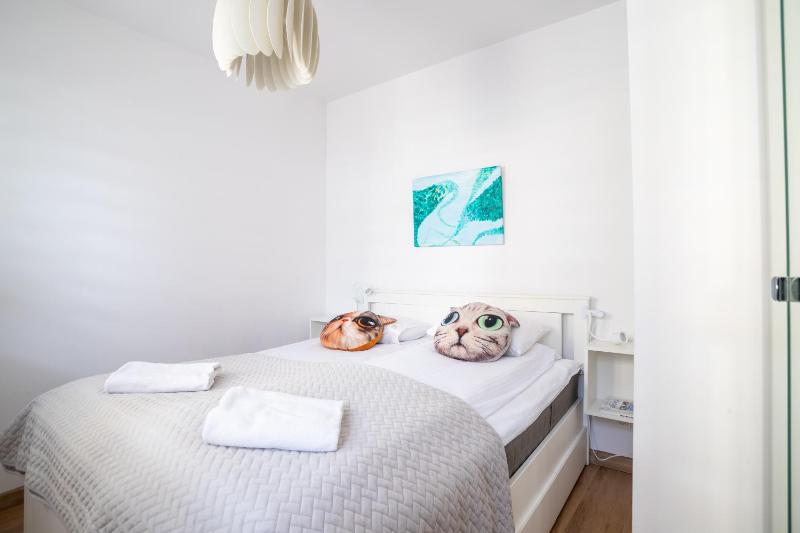 Klimatyczny Apartament Victus z Tarasem & Blisko Plaży by Noclegi Renters - image 6