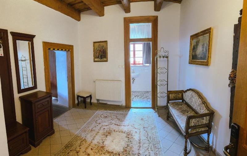 Apartment image 3
