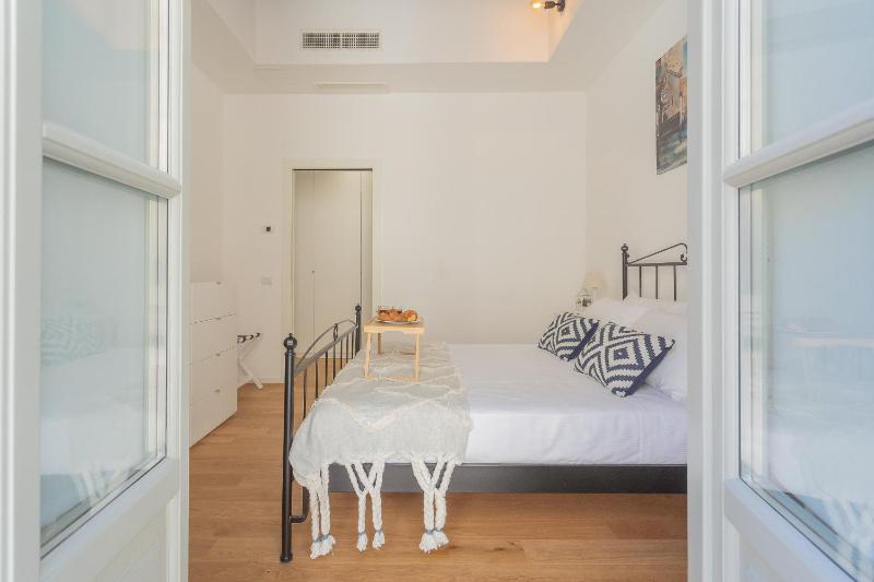 Independence Apartment Balcony by Rent All Como - image 17