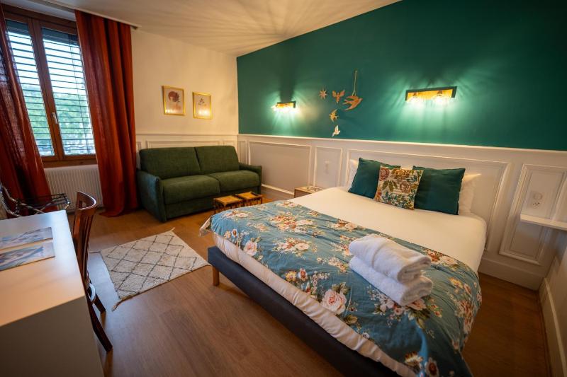 Quadruple Room image 3