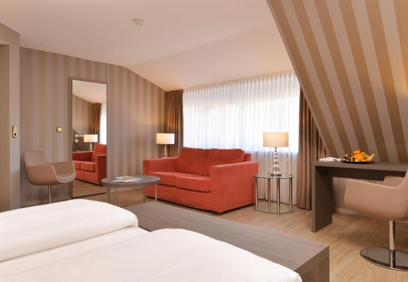 Deluxe Double Room image 2