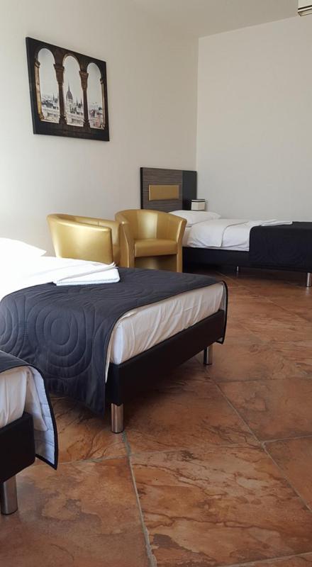 Suite (3 Adults) image 2