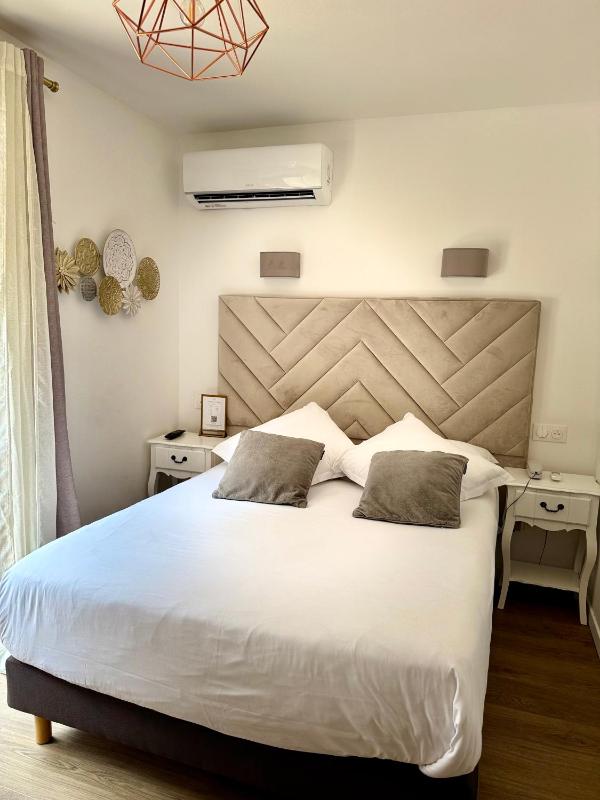 Standard Double Room image 1