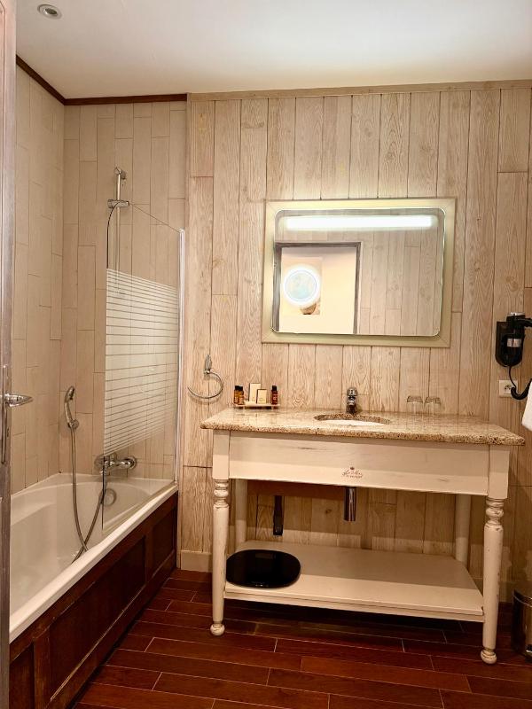 Superior Double Room image 4