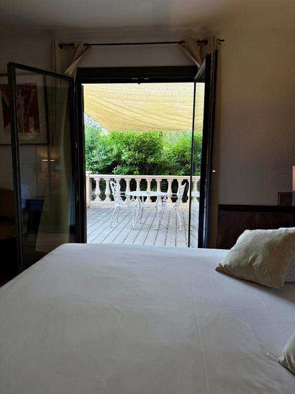 Superior Double Room image 3