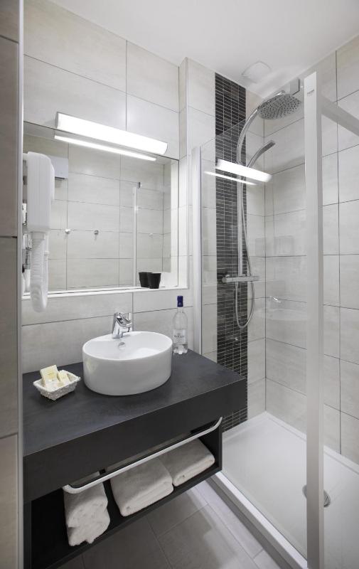Twin Room image 1