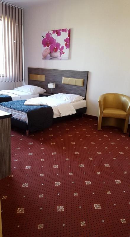 Suite (4 Adults) image 2