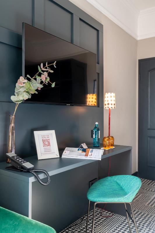 Large Double Room image 2
