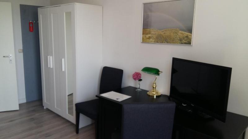 Double or Twin Room with Private Bathroom image 2