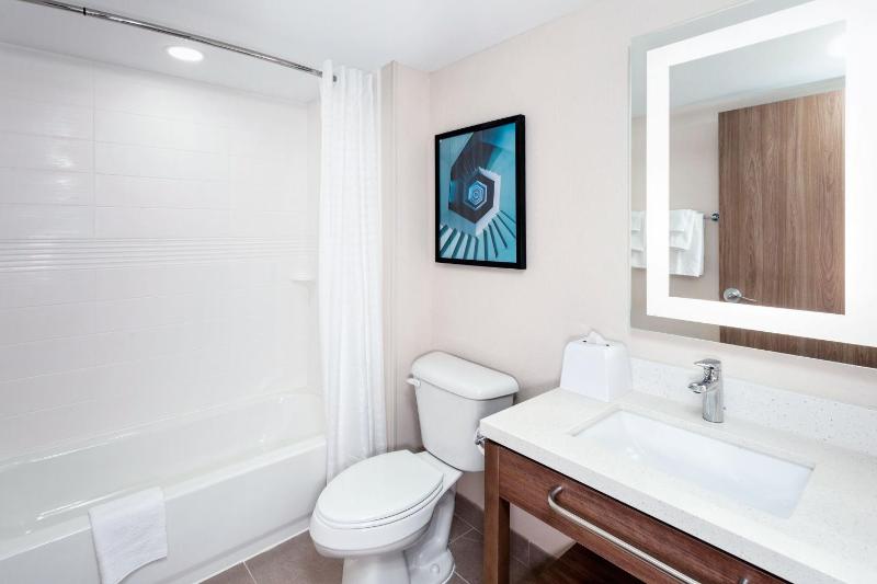 Studio Suite with Two Queen Beds image 3