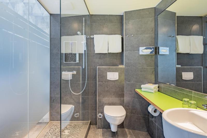 Standard Room image 3