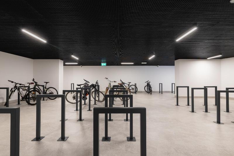 Air-conditioned Studio with Parking and Balcony Zabrska Global Office Park by Noclegi Renters - image 18