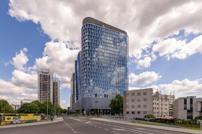 Air-conditioned Studio with Parking and Balcony Zabrska Global Office Park by Noclegi Renters - image 15